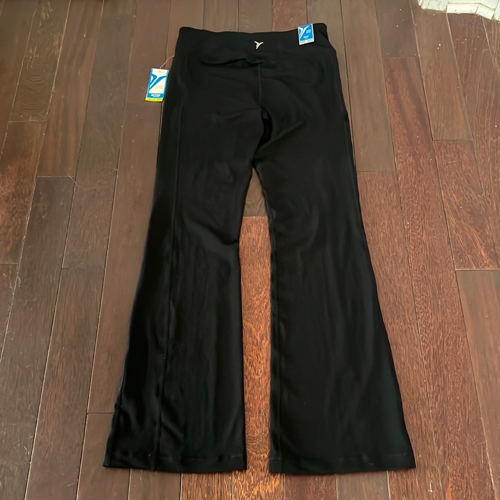 Old navy Active Boot cut Pants Size medium - Picture 2 of 2